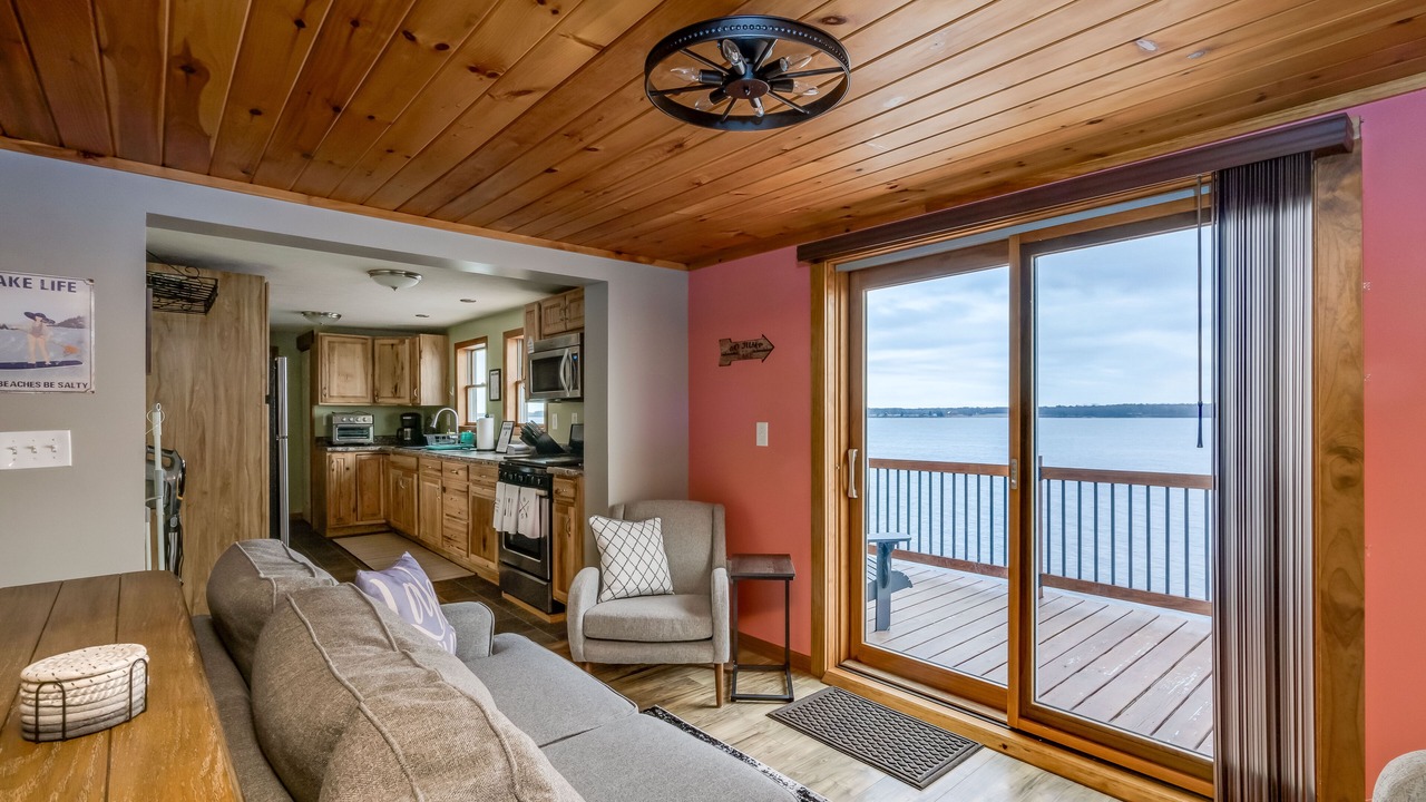 Photo of Livingroom in Pillar Point