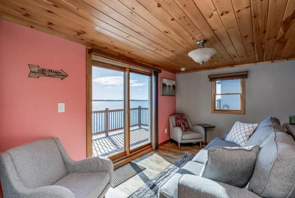 Photo of Livingroom in Pillar Point