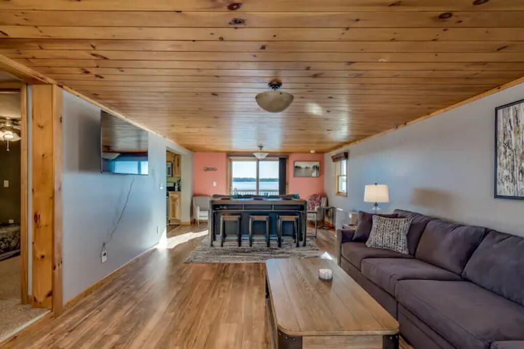 Photo of Livingroom in Pillar Point