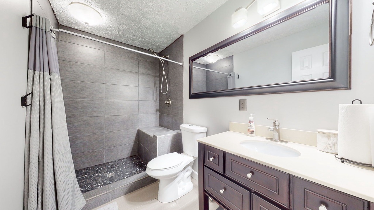 Photo of Bathroom in Merry Oaks