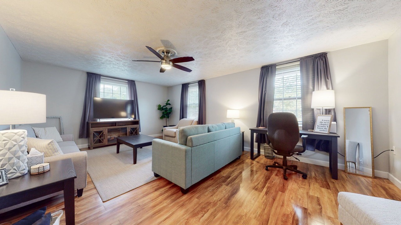 Photo of Livingroom in Merry Oaks