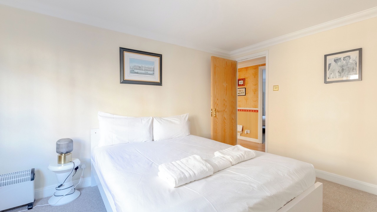 Photo of Bedroom in Vincent Square