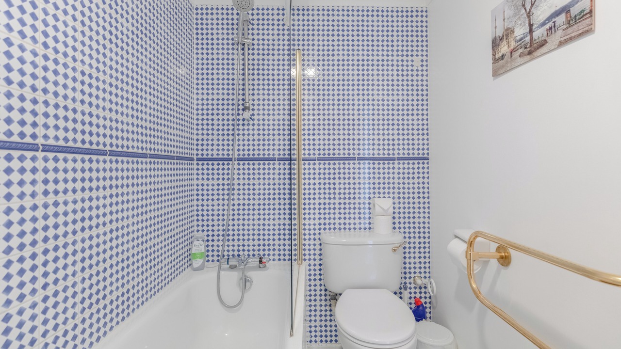 Photo of Bathroom in Vincent Square