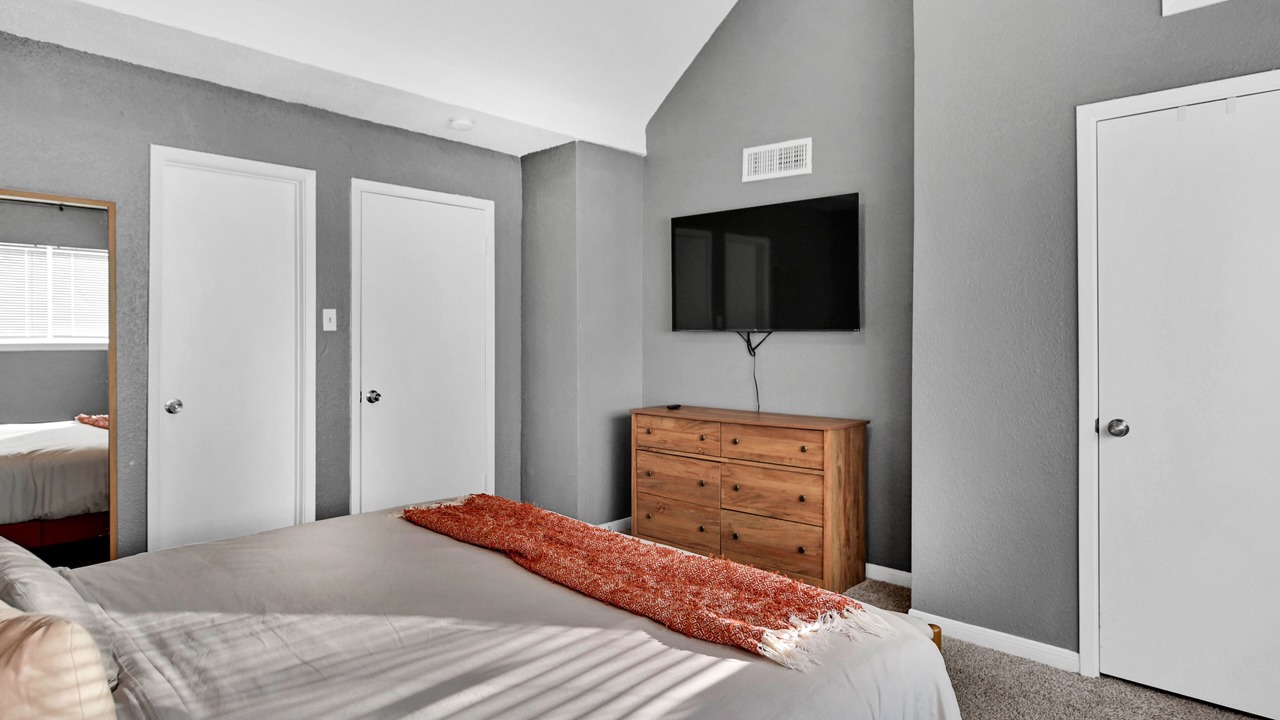 Photo of Bedroom in Greater Greenspoint