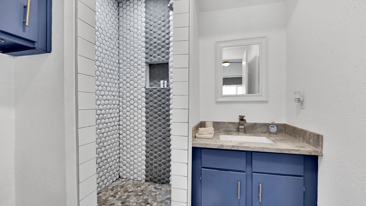 Photo of Bathroom in Greater Greenspoint