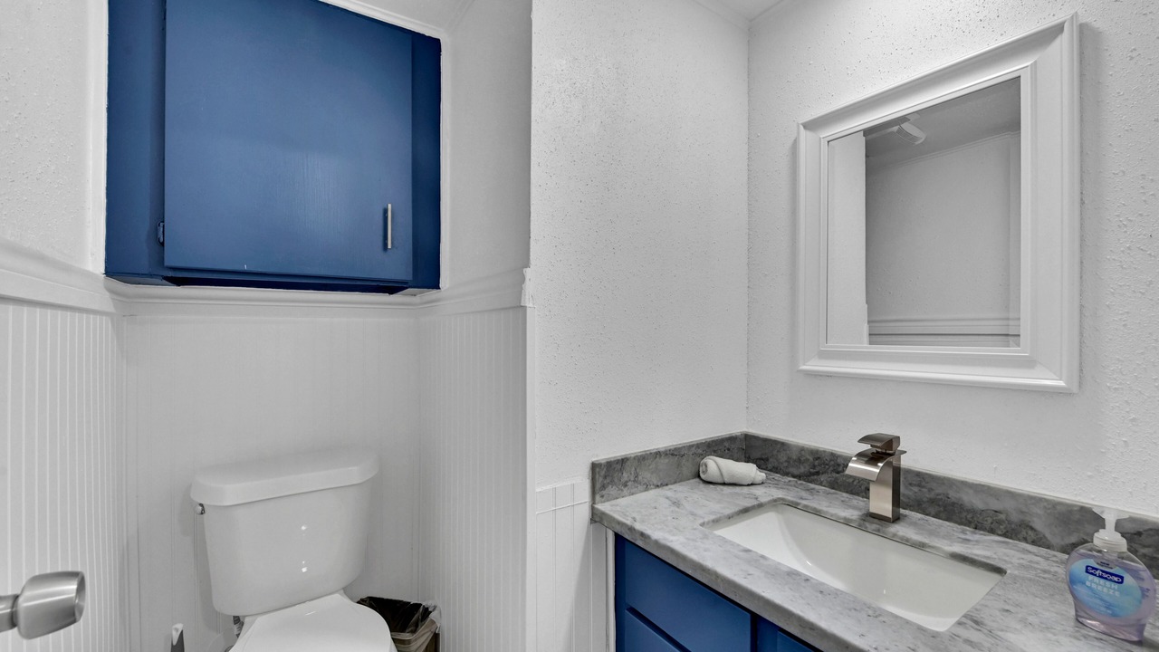 Photo of Bathroom in Greater Greenspoint