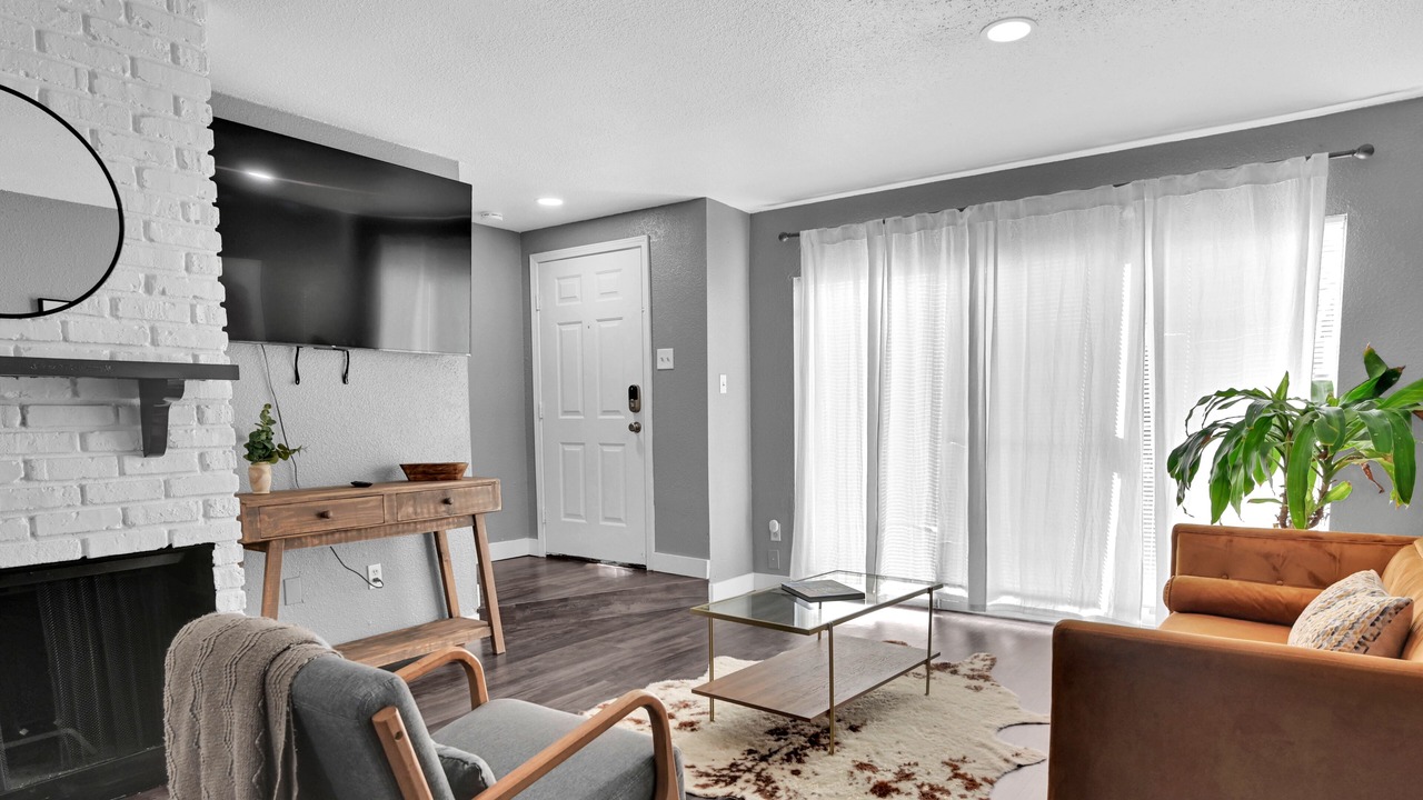 Photo of Livingroom in Greater Greenspoint