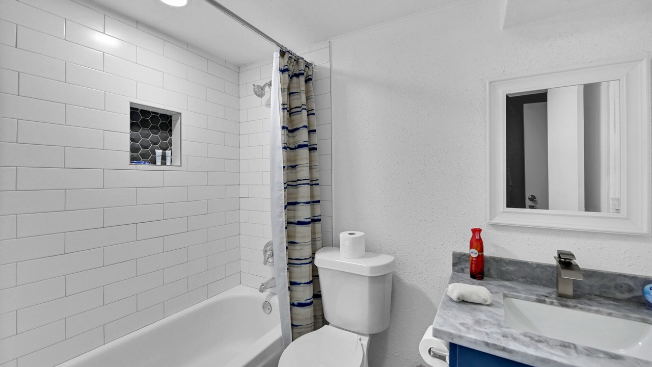 Photo of Bathroom in Greater Greenspoint