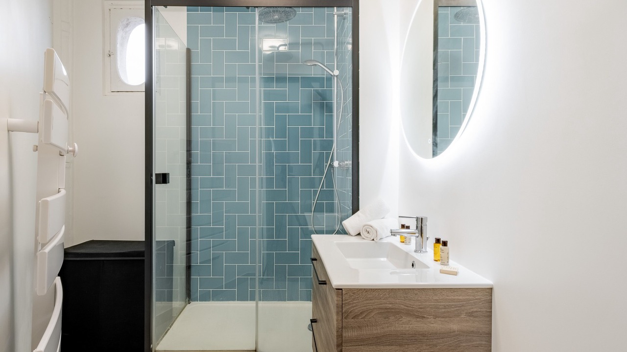 Photo of Bathroom in Saint-Ouen