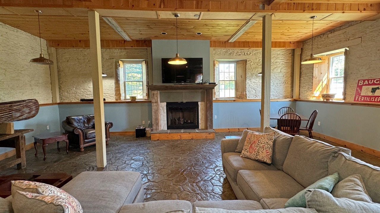 Photo of Livingroom in Cooperstown