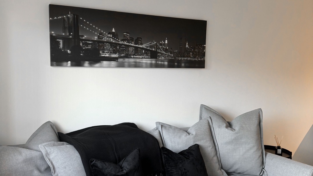 Photo of Livingroom in Borehamwood