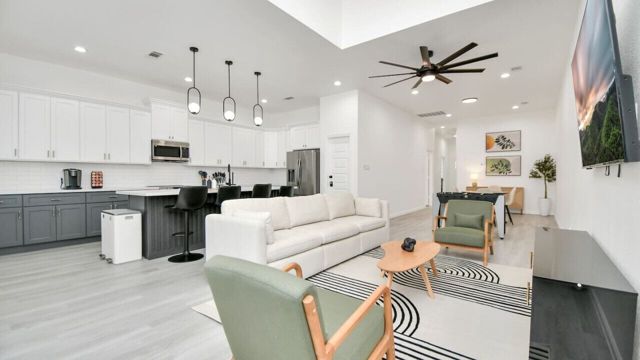 Photo of Livingroom in Southeast Houston