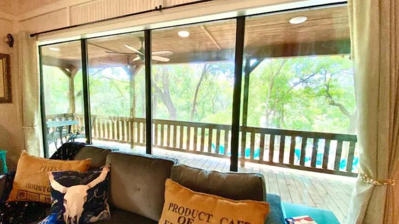 Photo of Livingroom in Prairie Lea