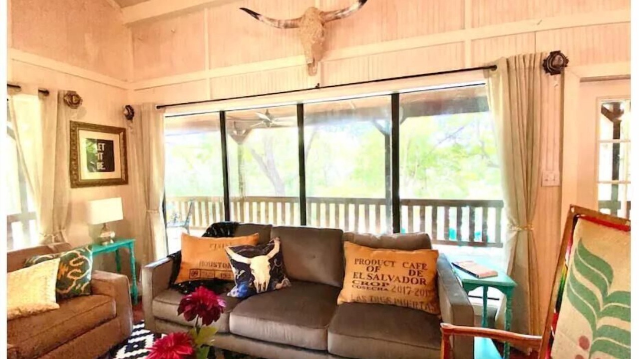 Photo of Livingroom in Prairie Lea