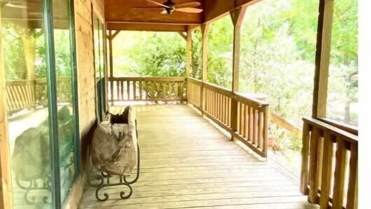 Photo of Patio Balcony in Prairie Lea