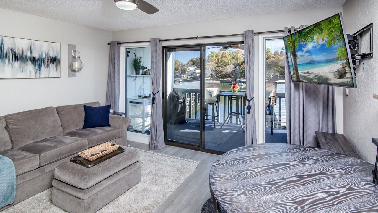 Photo of Livingroom in Osage Beach