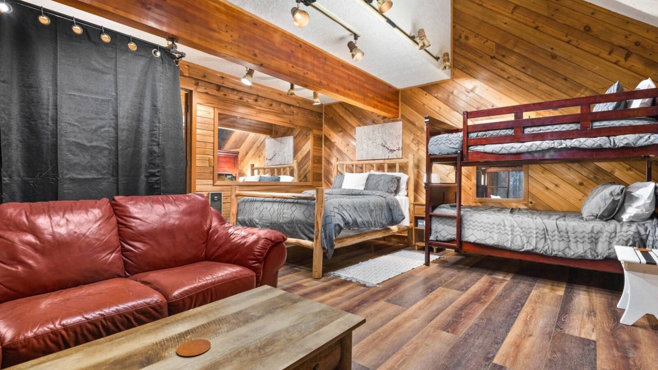 Photo of Bedroom in Sandy
