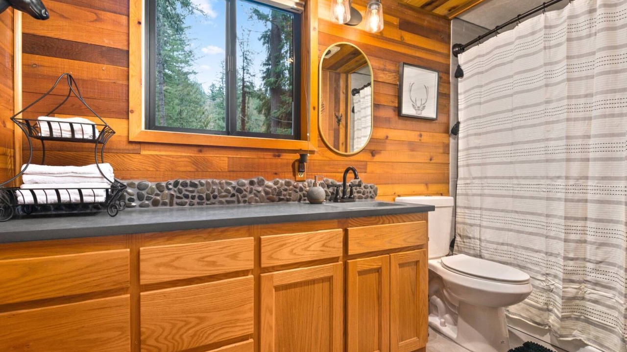 Photo of Bathroom in Sandy