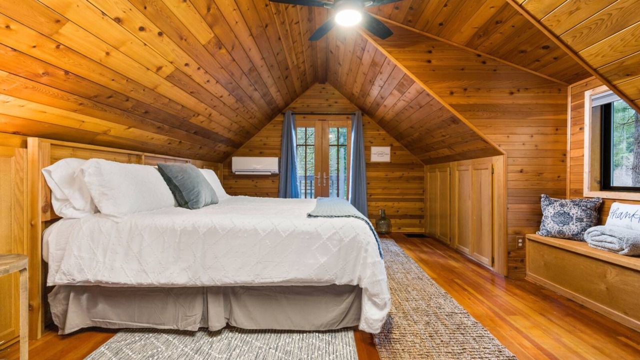 Photo of Bedroom in Sandy