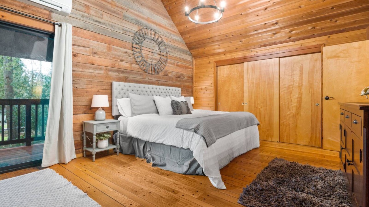 Photo of Bedroom in Sandy