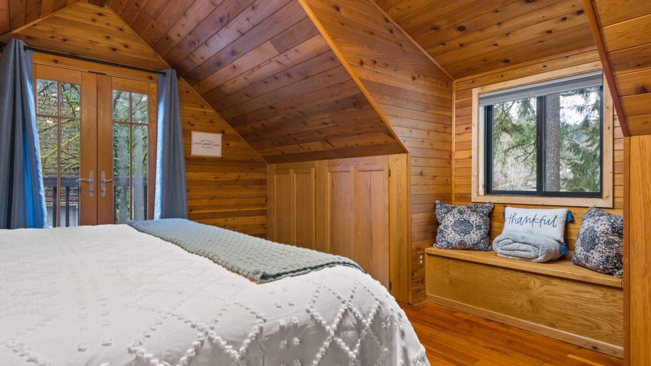 Photo of Bedroom in Sandy