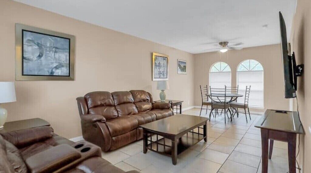 Photo of Livingroom in Leon Valley