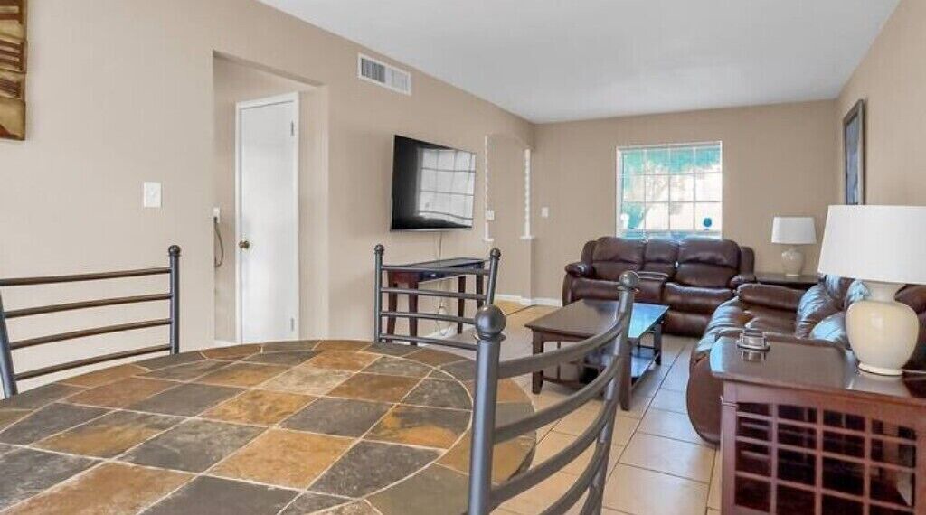 Photo of Livingroom in Leon Valley