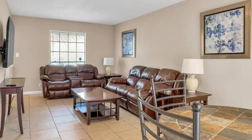 Photo of Livingroom in Leon Valley