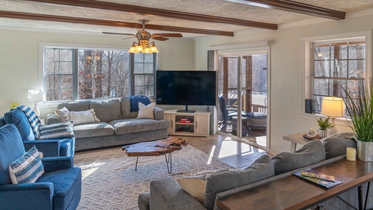 Photo of Livingroom in Goodview