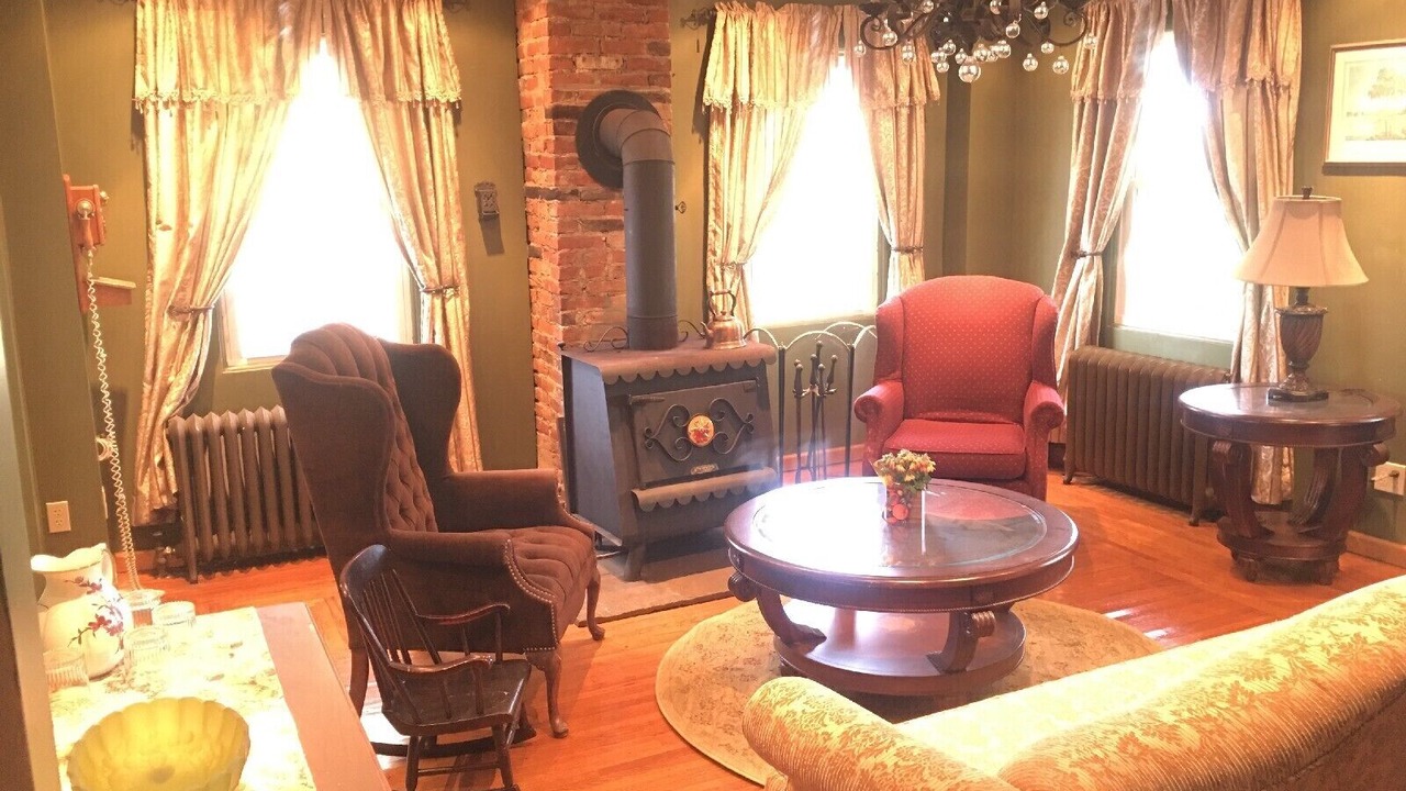 Photo of Livingroom in Stone Tavern