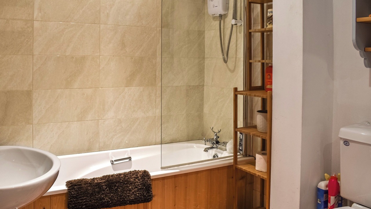 Photo of Bathroom in Deal