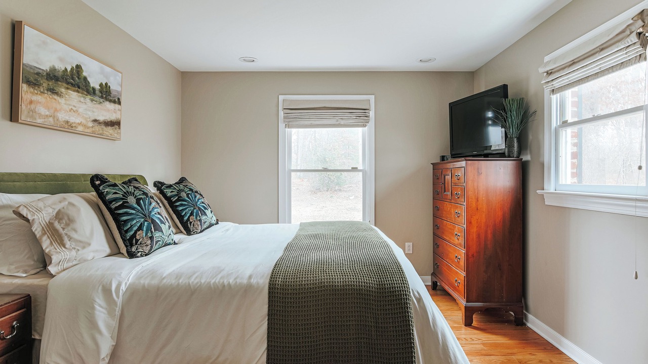Photo of Bedroom in Boyd Tavern