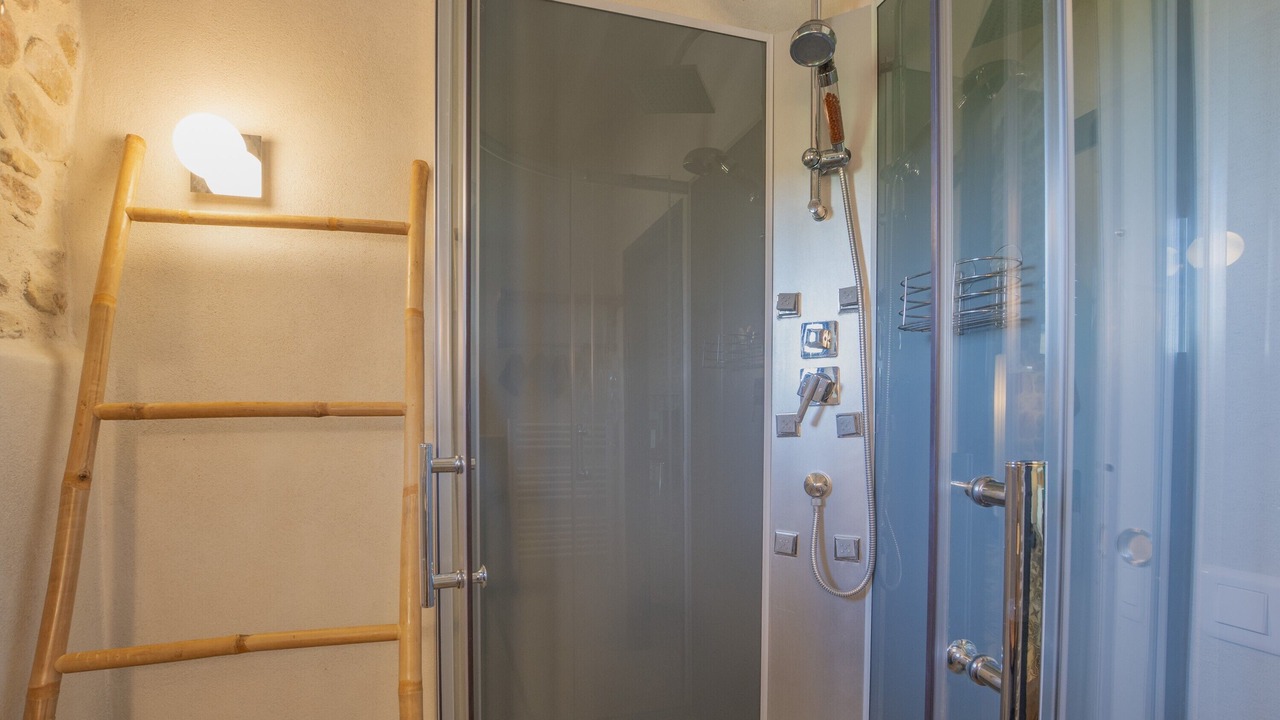 Photo of Bathroom in Saint-Sauveur-de-Cruzieres