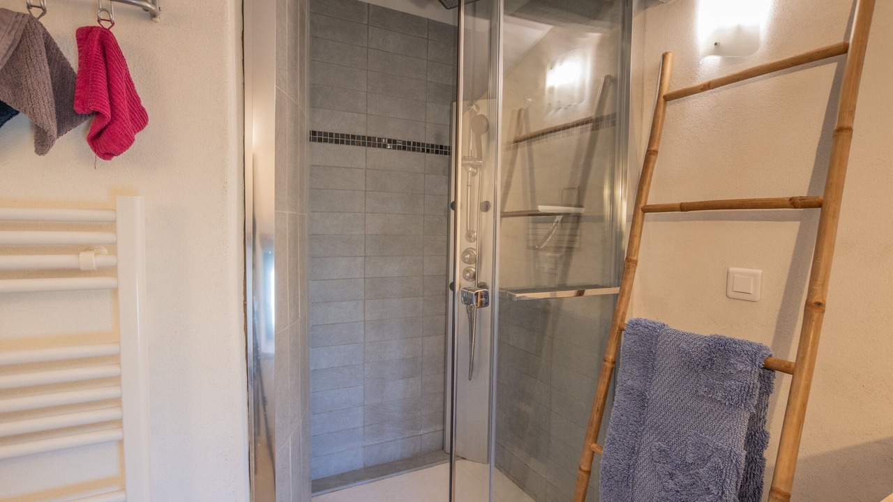 Photo of Bathroom in Saint-Sauveur-de-Cruzieres