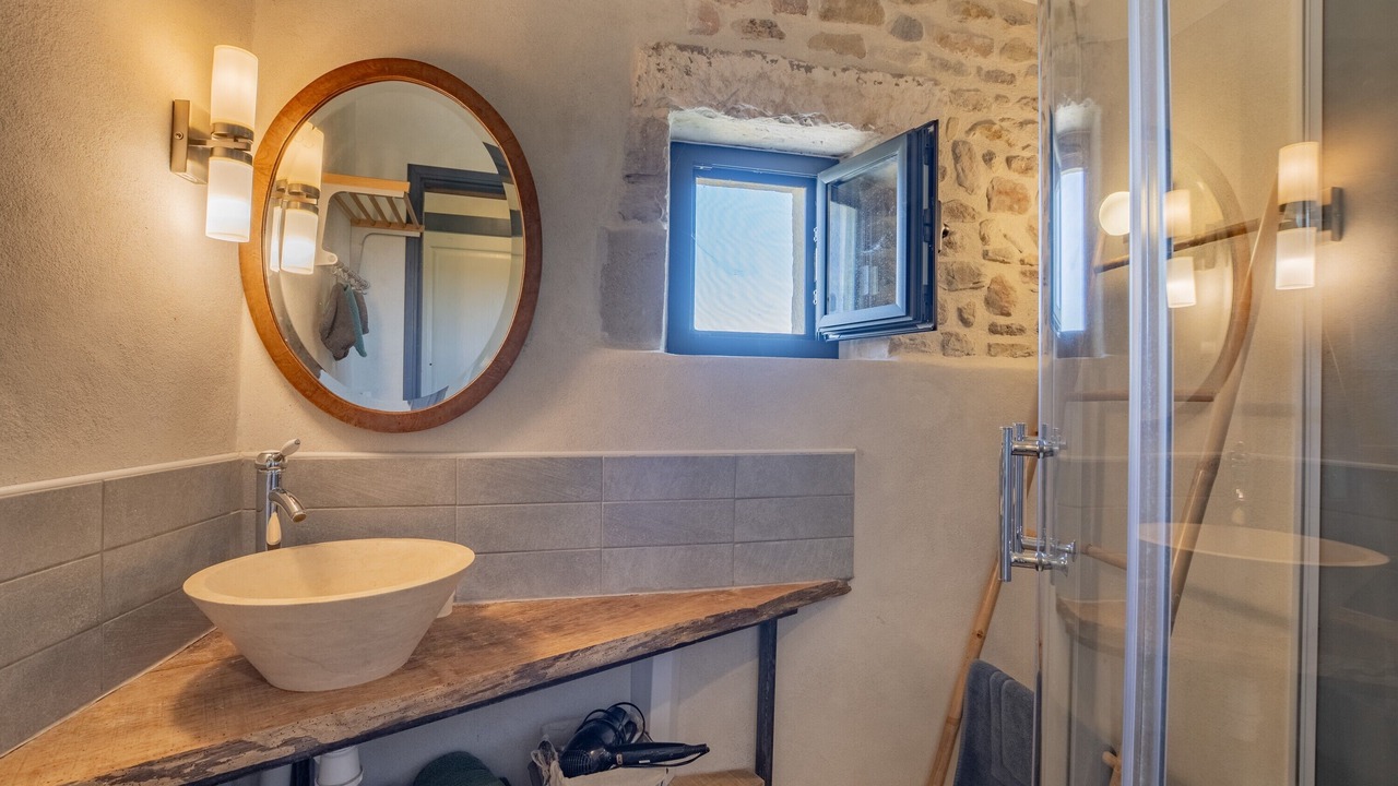Photo of Bathroom in Saint-Sauveur-de-Cruzieres