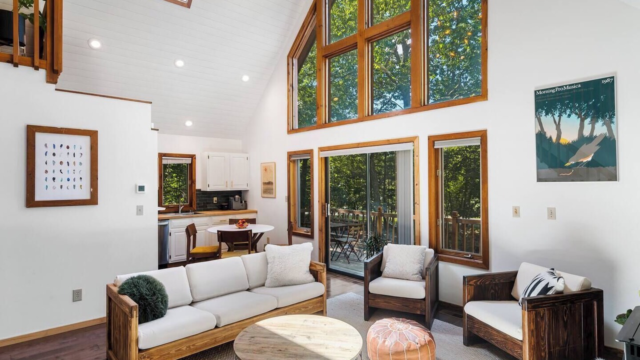 Photo of Livingroom in East Stroudsburg