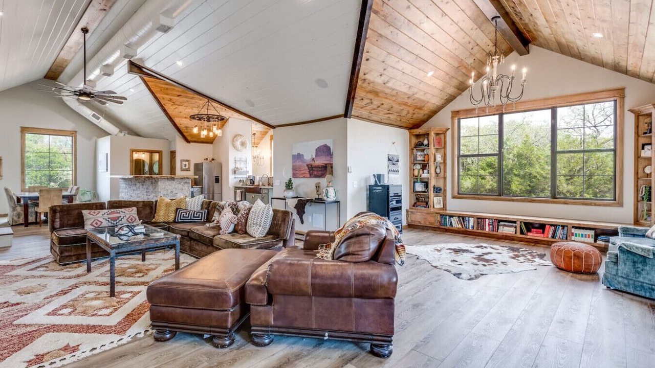 Photo of Livingroom in Oklahoma County