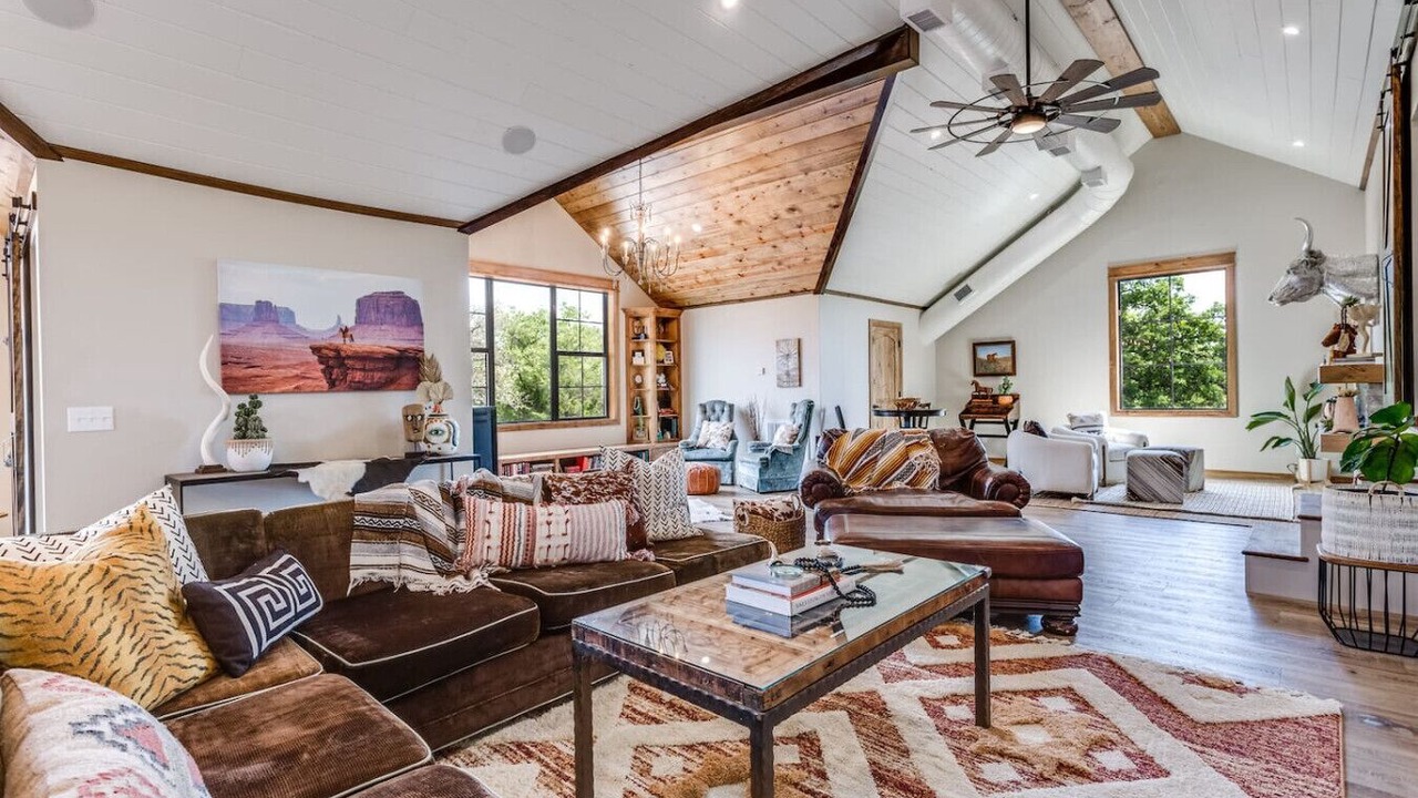 Photo of Livingroom in Oklahoma County