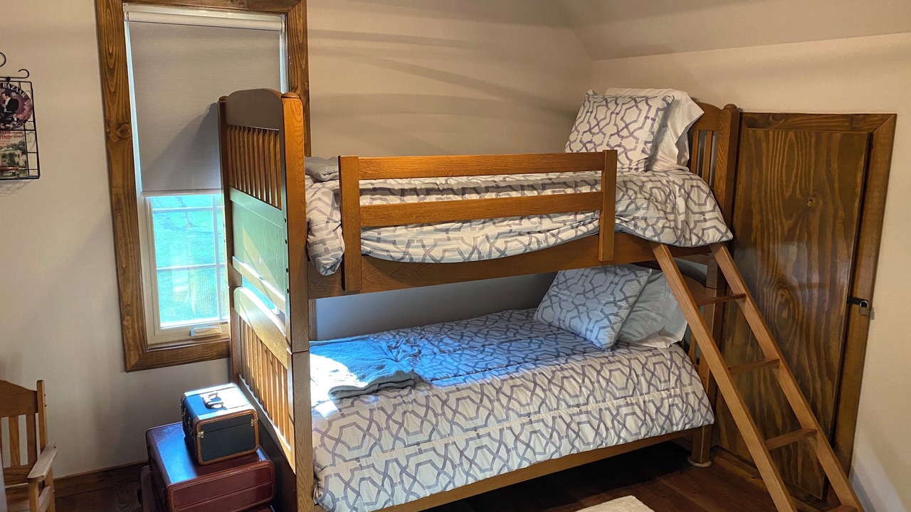 Photo of Bedroom in Mount Ida