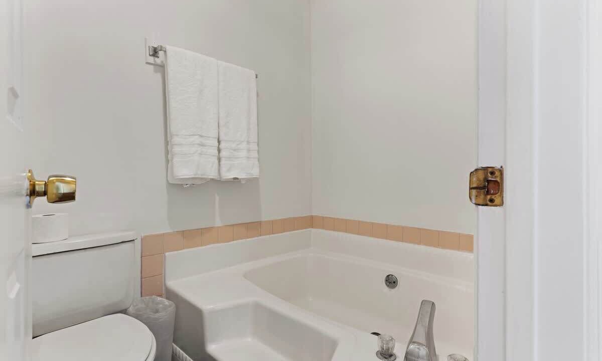 Photo of Bathroom in Kingsland