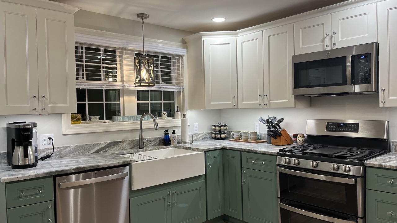 Photo of Others in Avenue