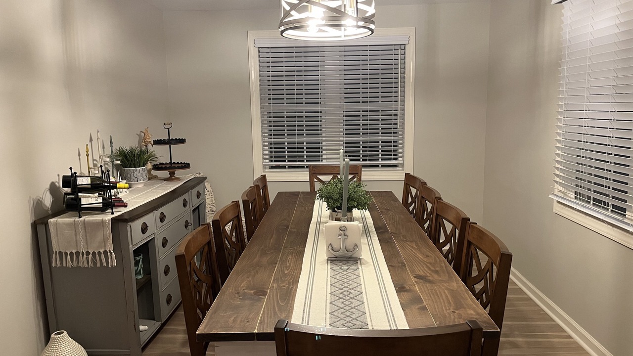 Photo of Others in Avenue