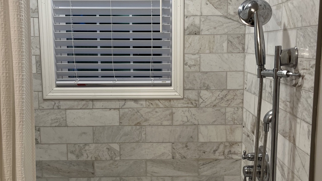 Photo of Bathroom in Avenue