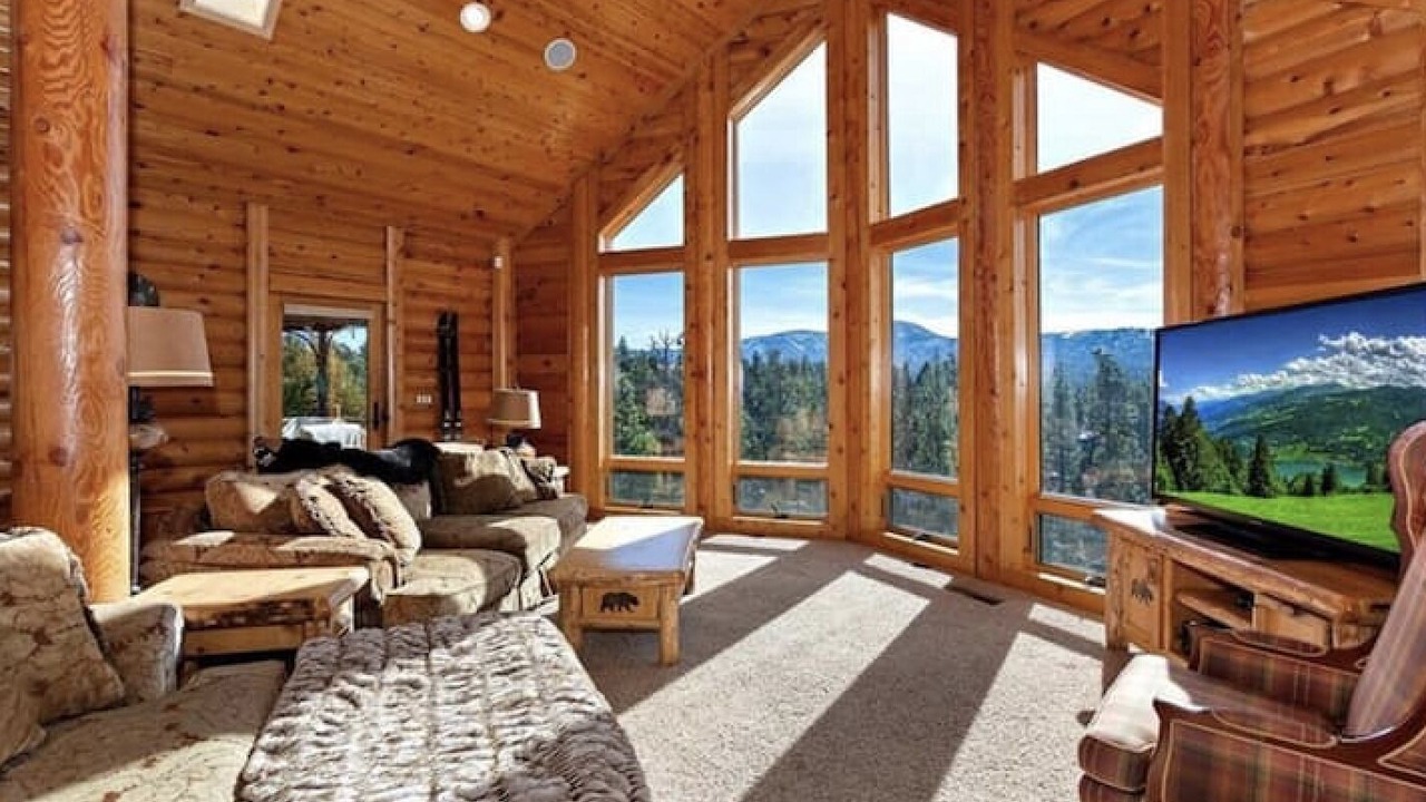 Photo of Livingroom in Whispering Forest
