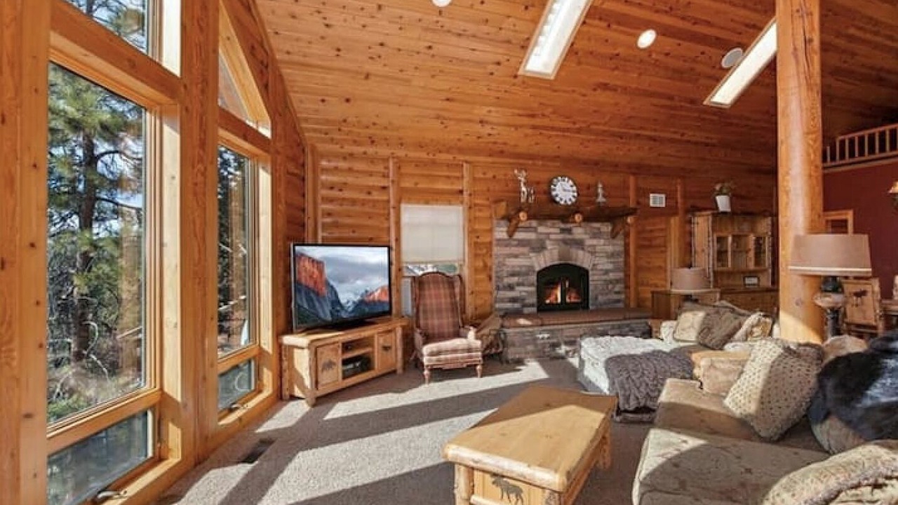Photo of Livingroom in Whispering Forest