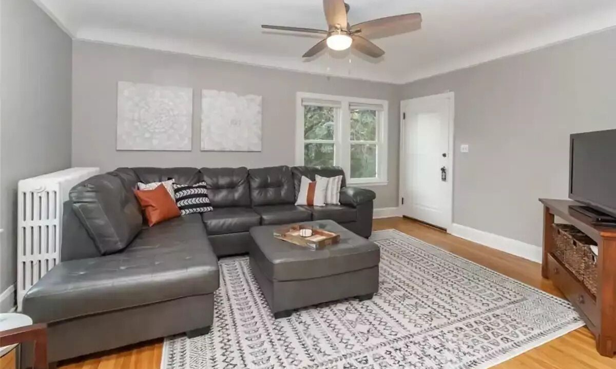 Photo of Livingroom in Harrison