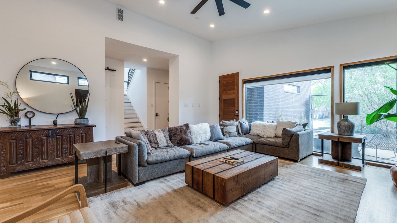 Photo of Livingroom in Lower Greenville