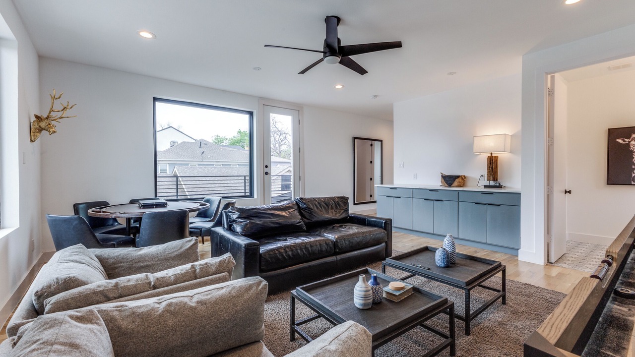 Photo of Livingroom in Lower Greenville