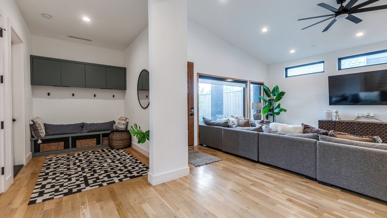 Photo of Livingroom in Lower Greenville