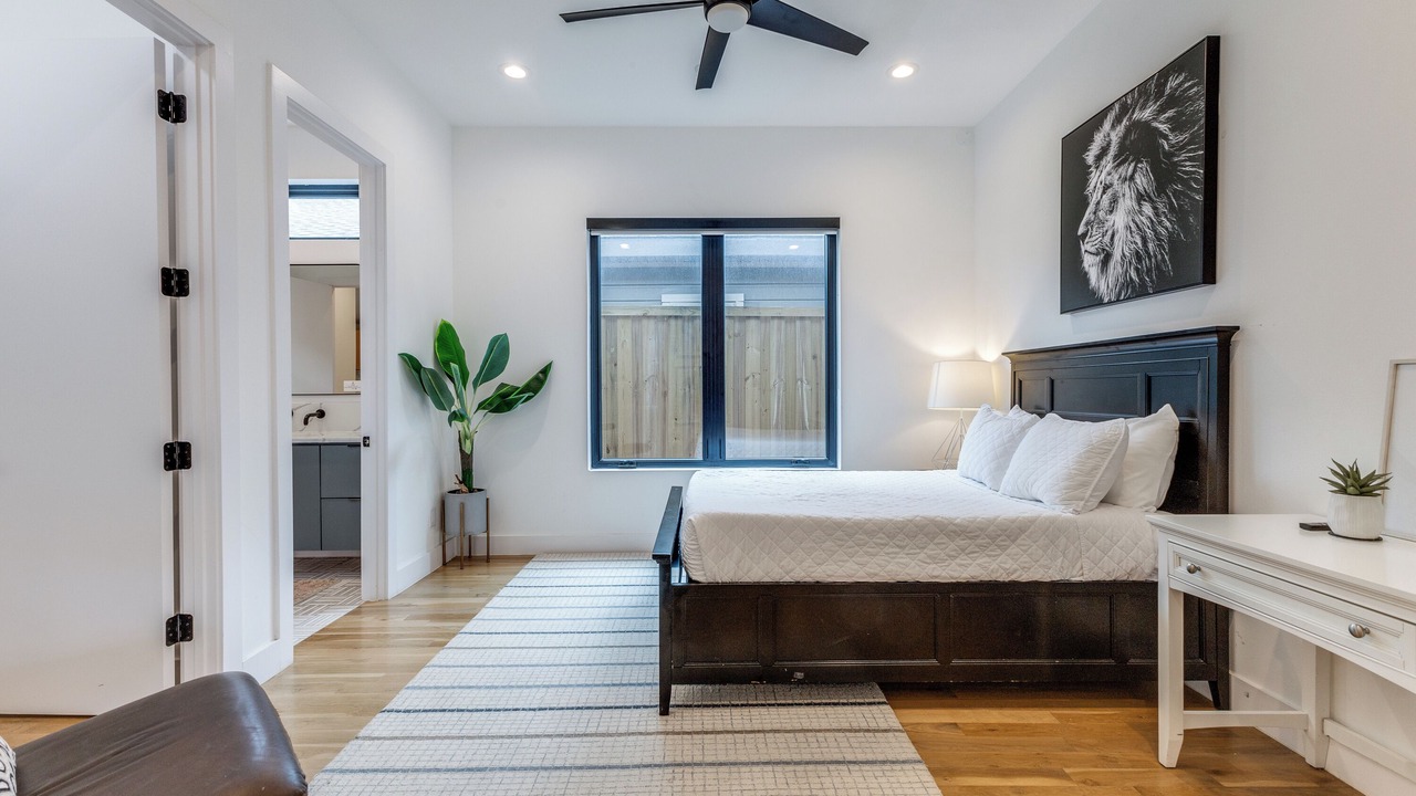 Photo of Bedroom in Lower Greenville